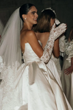 Pretty Wedding Dress Ball Gown Strapless Ivory Satin Long Wedding Dresses Bridal Gowns HZ1121